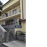 Modern Stylish Near Appartement
