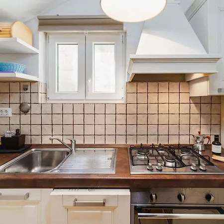 Appartamento Modern Stylish Near