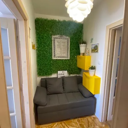 Modern Stylish Near Apartment *
