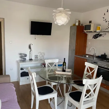 Modern Stylish Near Apartamento