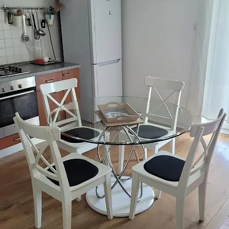 Modern Stylish Near Apartment *