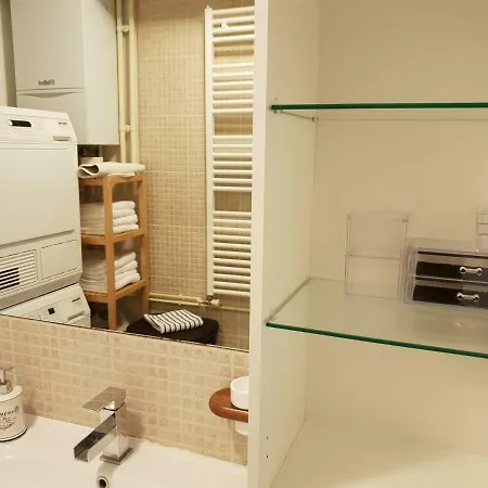Modern Stylish Near Apartmán