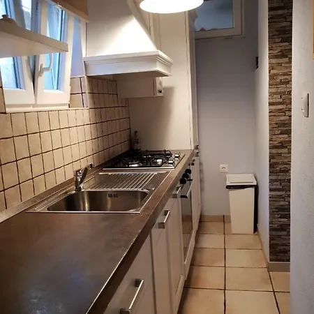 Modern Stylish Near Apartment *