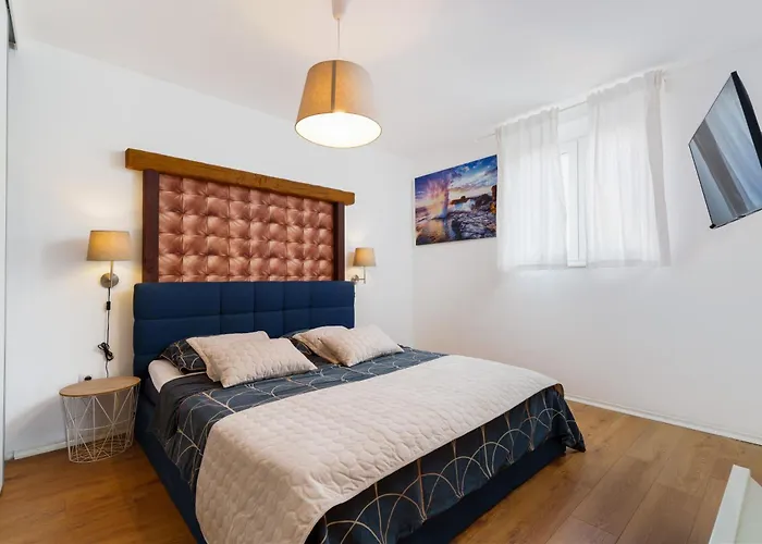 Modern Stylish Near * Lovran