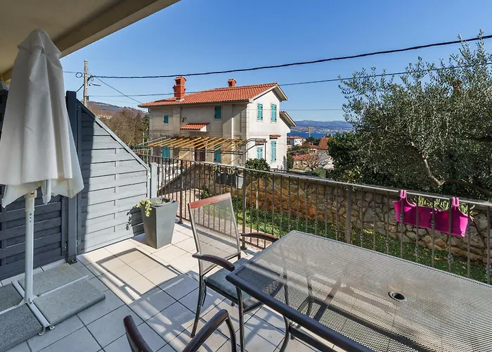 Modern Stylish Near * Lovran