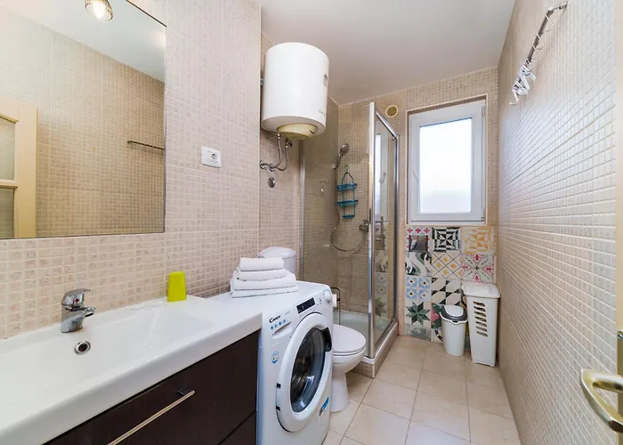 Modern Stylish Near * Lovran