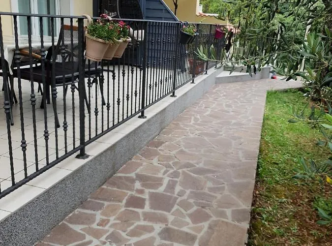 Διαμέρισμα Modern Stylish Near *